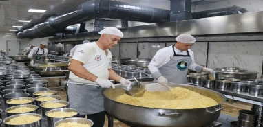 Haliliye’de aşevleri günlük yemek yapıyor