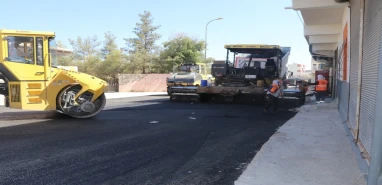 Viranşehir’de yollar asfaltlanıyor