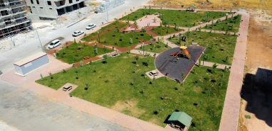 Karaköprü’ye yeni parklar kazandırıldı