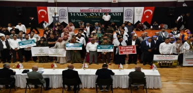 Şanlıurfa'da halk oyunları yarışması: Mahalleler yarıştı