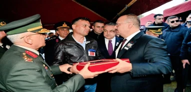 Helikopter kazası şehidi son yolculuğuna uğurlandı! Babası Şanlıurfa'da görev yapıyor...