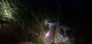 Şanlıurfa’da gece yarısı feci kaza: Otomobil sulama kanalına uçtu, yaralılar var