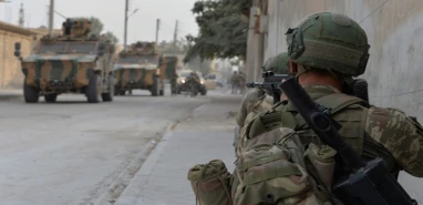 Şanlıurfa'nın Suriye sınırında askeri hareketlilik