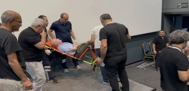 Gazeteci İsmail Beşikçi konuşma yaparken fenalaştı!