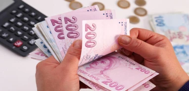 Emekliye ek zam önergesi komisyondan geçti