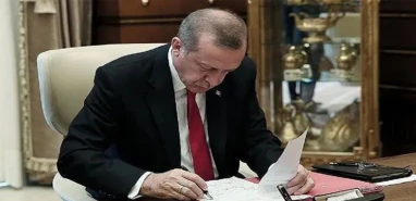 Valiliklerde kritik atamalar! 5 ilin valisi değişti