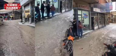 Şanlıurfa’da sağanak yağış caddeyi sele dönüştürdü