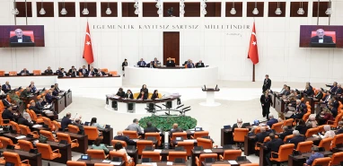 TSK ile ilgili düzenlemeleri de içeriyor... Kanun teklifi Meclis'te kabul edildi