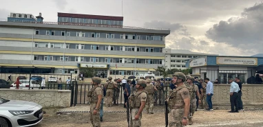 Okul bahçesinde öğretmene silahlı saldırı: Hayatını kaybetti