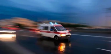 Urfa'da otomobil tıra arkadan çarptı: 5 yaralı