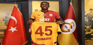 Galatasaray’ın yıldızı Osimhen hakkında skandal iddia: Eğlence çıkışı gazetecilere saldırdı