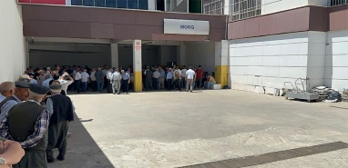 Kamyonet uçuruma yuvarlandı: 2 ölü