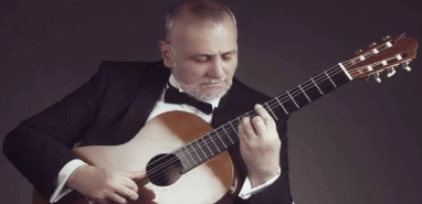 ‘Gitar Profesörü' memleketinde konser verecek!