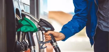 Bankalardan sürücülere akaryakıt indirimi fırsatı! 10 litre bedava...