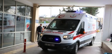 Şanlıurfa’da üstüne sıcak su dökülen küçük çocuk ağır yaralandı