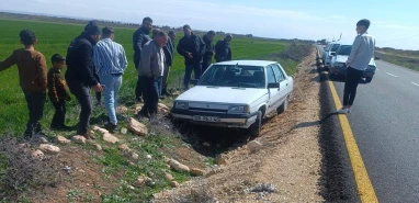 Şanlıurfa’da araç şarampole sürüklendi!
