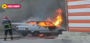 Şanlıurfa’da park halindeki araç cayır cayır yandı
