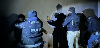 Şanlıurfa'da şok denetimlerde 2 şüpheli yakalandı