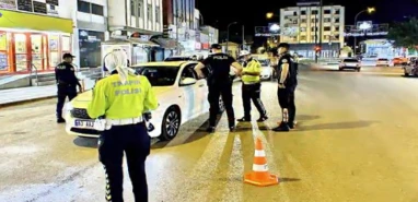 Şanlıurfa’da sokak sokak denetim: Polis suçlulara göz açtırmadı