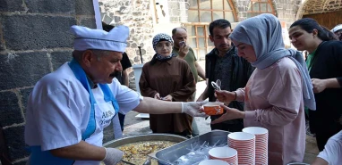 Siverek’te 10 bin kişiye aşure ikram edildi