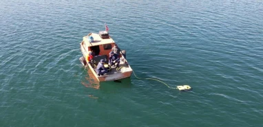 Atatürk Baraj Gölü'ne füze parçaları düştü