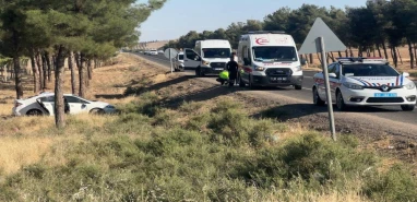 Ceylanpınar'da kaza! Araç kontrolden çıkıp şarampole devrildi...