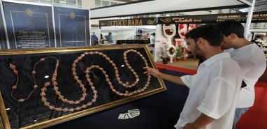 Bu tespihe değer biçilemiyor! Tam 14 ayda yapıldı