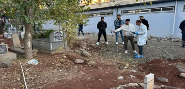 Şanlıurfa'da mezarlık ziyaretinde şok manzara! Ekipler hemen olay yerine gitti