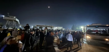 Şanlıurfa'da cezaevlerinde tahliyeler başladı! Komşuda davullu zurnalı karşılama