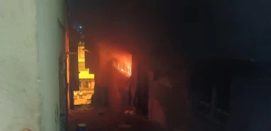 Şanlıurfa'da korkutan yangın: Alevler tüm evi sardı!