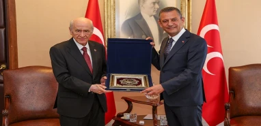 Özgür Özel'den Devlet Bahçeli'ye ziyaret