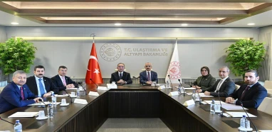 Şanlıurfa’nın ulaşım projeleri masada! Vekil Bozdağ'dan Ulaştırma Bakanı’na Şanlıurfa raporu
