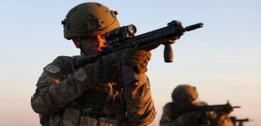Mehmetçik Barış Pınarı bölgesinde teröristlere göz açtırmıyor