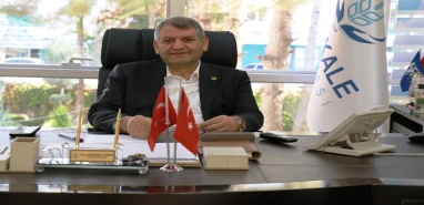 Başkan Ayhan: Milletimiz imanla direnip hainliği bozguna uğratmıştır