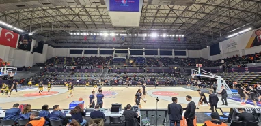 Şanlıurfa'da dörtlü final heyecanı: 11 Nisan Spor Salonu dolmaya başladı