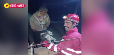 Yaşlı kadının kedisine kavuştuğu an, tüm Türkiye’yi duygulandırdı