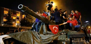 Vali Şıldak, Şanlıurfalıları demokrasi nöbetine çağırdı