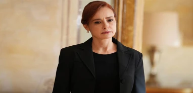 Ünlü oyuncu Özgü Namal iki çocuğuyla birlikte trafik kazası geçirdi