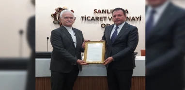 Gazete İpekyol yazarı Dişli’ye teşekkür plaketi