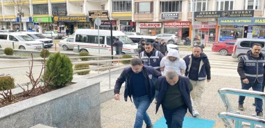 Milyonlarca lira vurgun yaptılar! Şanlıurfa'da yakalandılar...