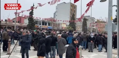 Suruç’ta belediye binası önündeki bekleyiş devam ediyor