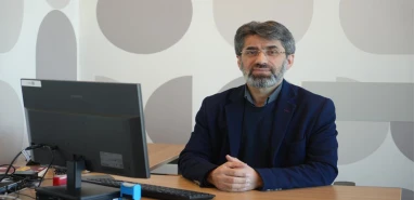 ‘Sakalı uzun’ diye mezun etmediler! Şanlıurfalı doktor 19 yıl sonra diplomasına kavuştu