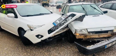 Şanlıurfa'da 2 otomobil çarpıştı