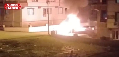 Şanlıurfa'nın komşusunda korkutan yangın! Lüks otomobil cayır cayır yandı...