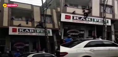 Gaziantep'te yürekleri ağza getiren an: Korkuluğa sıkışan çocuk son anda kurtarıldı