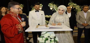 Şanlıurfalı başkanın oğluna görkemli düğün! Nikah şahidi Vali Şıldak oldu