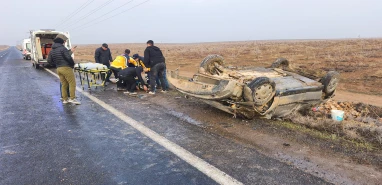 Şanlıurfa'da kontrolden çıkan otomobil şarampole devrildi: Yaralılar var...