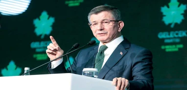 Ahmet Davutoğlu'ndan Gazze mesajı: Çıplak ayakla yürümeye hazırım