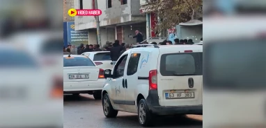 Şanlıurfa'da iki grup birbirine girdi: Taşlı sopalı kavga...