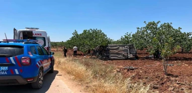 Şanlıurfa'nın komşusunda yürekleri ağza getiren kaza! Otomobil takla attı: Yaralılar var